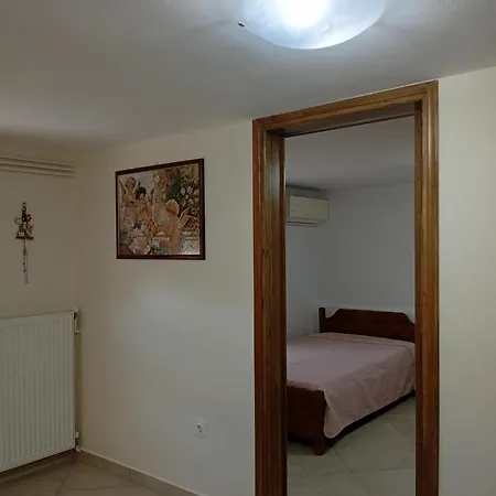 Eirini's House アパート Leonídion
