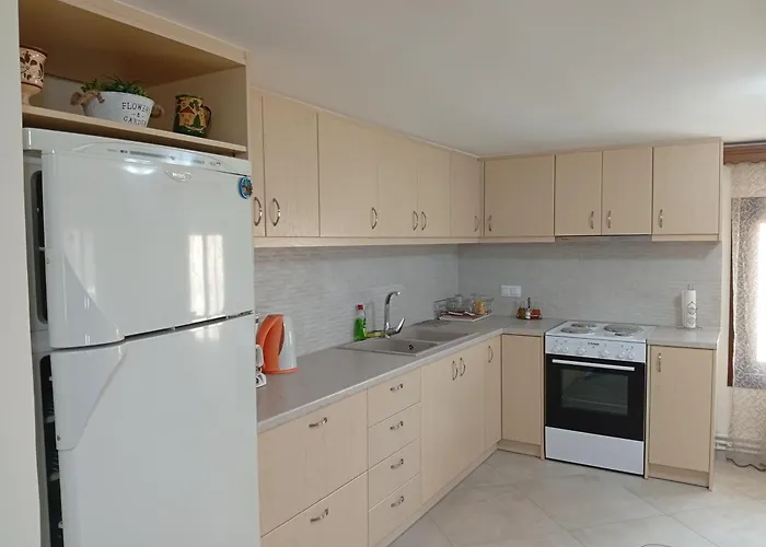 Eirini's House Апартаменты Леонидион