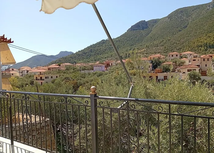 Eirini's House Апартаменты Леонидион